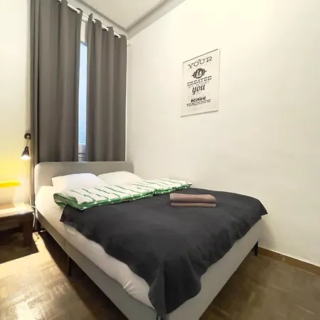 Grand Apartment *